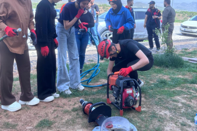 AFAD Ekipleri Öğrencilere Uygulamalı Eğitim Verdi