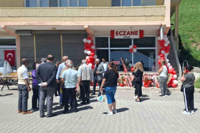 Pülümür’de 18 yıl aradan sonra eczane açıldı