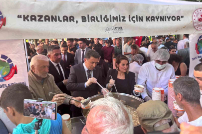 Tunceli’de valilik ve belediyeden aşure ile lokma ikramı