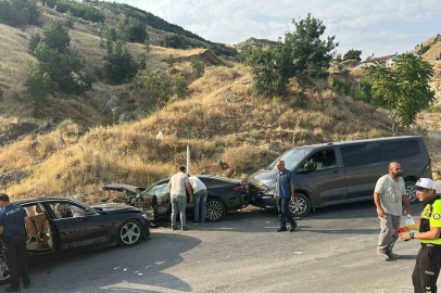 Tunceli’de zincirleme trafik kazası: 5 yaralı