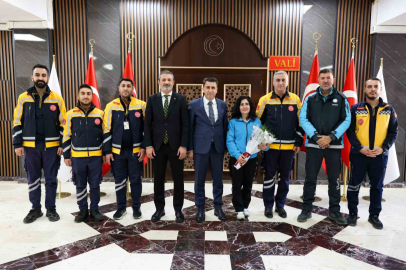 Aygöl'den Sağlıkçılara: "Sizlerle gurur duyuyoruz"