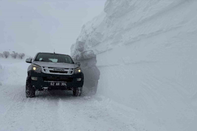 Tunceli’de karla mücadele çalışmaları gece gündüz sürüyor
