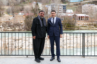 “Firavunla Yüz Yüze” Tunceli’de Sahnelenecek: Sanatçı Ahmet Yenilmez’den Vali Aygöl’e Ziyaret