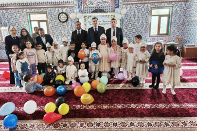 Minik çocukların Kur’an okumaya geçişleri şölen tadında kutlandı