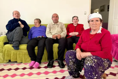 Hani anne, 50 yıldır engelli 4 çocuğuna bakıyor